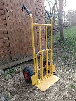 Rudl se sklopnou lopatou