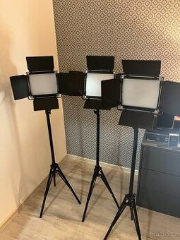 Kompletní set 3x LED světlo Neewer NL660S + 3x stativ + 2x b