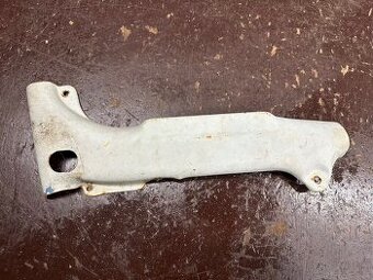 Predám ľavý plech pod nádrž STADION s-22