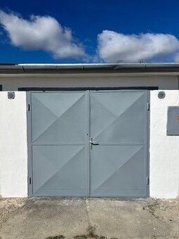 Pronájmu garáž s el. po rekonstrukci v Krnově na Tolstého