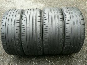 225 45 19 letní pneu R19 Dunlop RFT