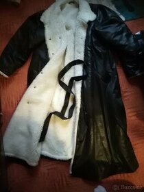 Nenošený kabát s kožíškem