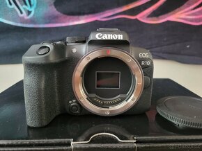 Canon EOS R10