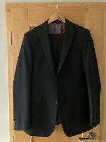 Oblek černý  48  barva Charcoal Slim fit