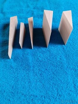 drevěné klínky,DÉLKA11CM,ŠÍŘE3CM,PRODANÉ OSTATNÍ MÁM