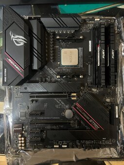 Ryzen 7 5800x3d,B550f Gaming,32gb ram,vodní chlazení Corsair