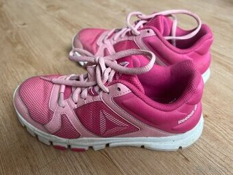 Tenisky zn. Reebok vel.34,5