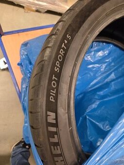 MICHELIN PILOT SPORT 4S 265/40 R22 106Y