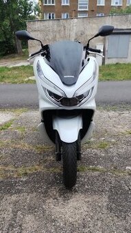 2020 Honda pcx 125 najeto 22 tis.km