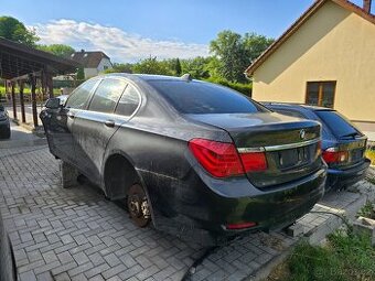 ND z vozu BMW 750i 2009