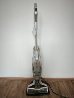 Vysavač a mop v 1.