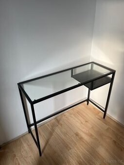 stůl Ikea