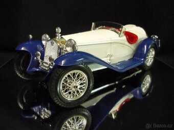 Alfa Romeo 2300 Spider bílomodrá Bburago 1/18