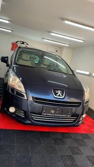 Peugeot 5008 1,6 HDI 82 kW rv. 2011