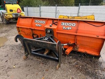 Predni naklapeci radlice na snih M 3000