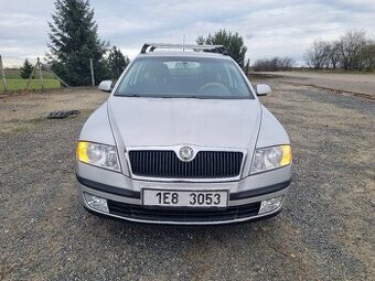 Škoda Octavia II, 1.6i 75 kw, zimní pneu,