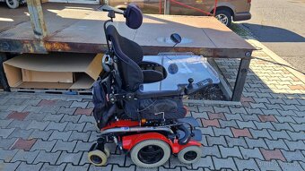 Elektrický polohovací invalidní vozík LEVO