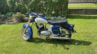 Vzácná, “přechodová” Jawa 350/354 RV 1962 s PAV a starým TP.