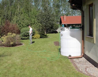 Nádrž na dešťovou vodu 2000 litrů SWIMER – zelená, bílá