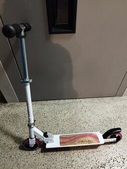 Dívčí koloběžka Spartan