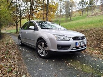 Ford Focus MK2 Ghia 1.6 85kW - NOVÁ STK + NOVÝ OLEJ