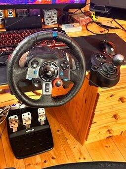 Volant Logitech G29 + Řadící páka - 1