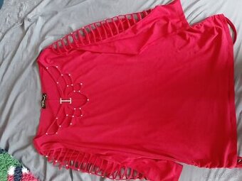 Červená saténová halenka vel M
