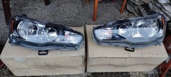 Mitsubishi Lancer přední světla.