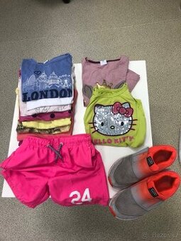 3 krabice oblečení na holčičku