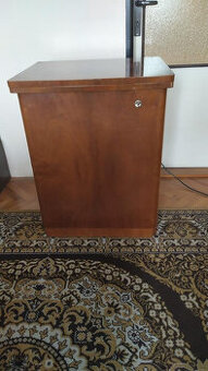 Prodám skříňkový šicí stroj Minerva