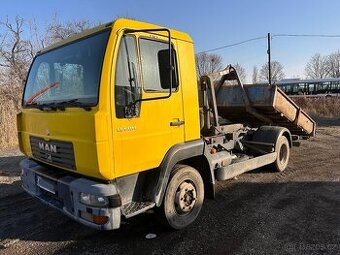 HÁKOVÝ NOSIČ KONTEJNERŮ MAN TGL 8.145 r.2002