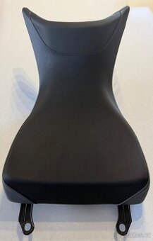 Honda NT 1100 - sedadlo spolujezdce