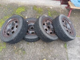 PRODÁM ZIMNÍ PNEU BARUM 215/55 R16