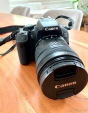 Fotoaparát Canon EOS 700D