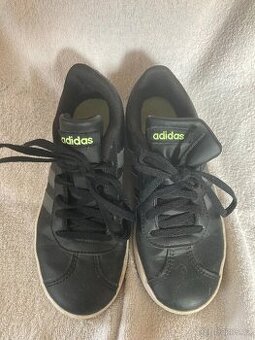 ADIDAS dětské boty vel.32