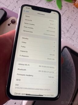 iPhone XR 64 GB - Bílý + 3 obaly + krabice + kabely