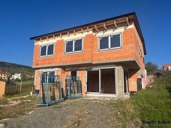 Prodej stavby rodinného domu 5+kk ( 227 m2) s garáží, Viničn