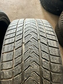 Zimní pneu 235/40R18