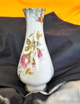 Porcelánová váza