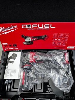 Aku Milwaukee úhlová bruska