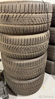 Zimní pneu Pirelli SOTTO ZERO 3 na Porsche Panamera R21 - 1
