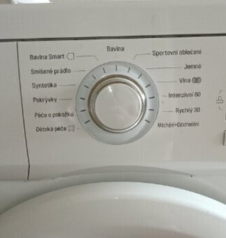 LG Automatická pračka na 7 kg s 13 programy F70B8QD