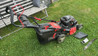 Benzinová sekačka s elektrostartem a pojezdem / 53 cm