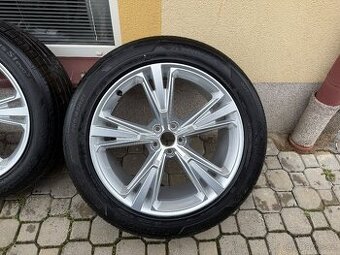 Audi Q8 5x112r21 pneu 285/45r21