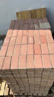 Betonová dlažba červená 20x10x40
