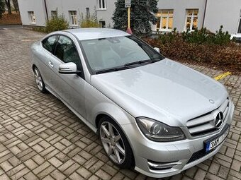 Mercedes Benz C 220 CDI COUPE 2013 856000 km