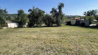 Prodej pozemku pro výstavbu o rozloze 813 m² - Týnec nad Sáz