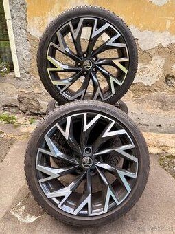 Zimní kola Škoda Superb 4 235/40R19 originál HELIX R19