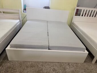 Bílá postel-letiště IKEA MALM 180x200 komplet