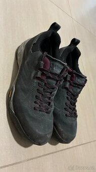 Dámské trakové boty CMP s vibram podrážkou